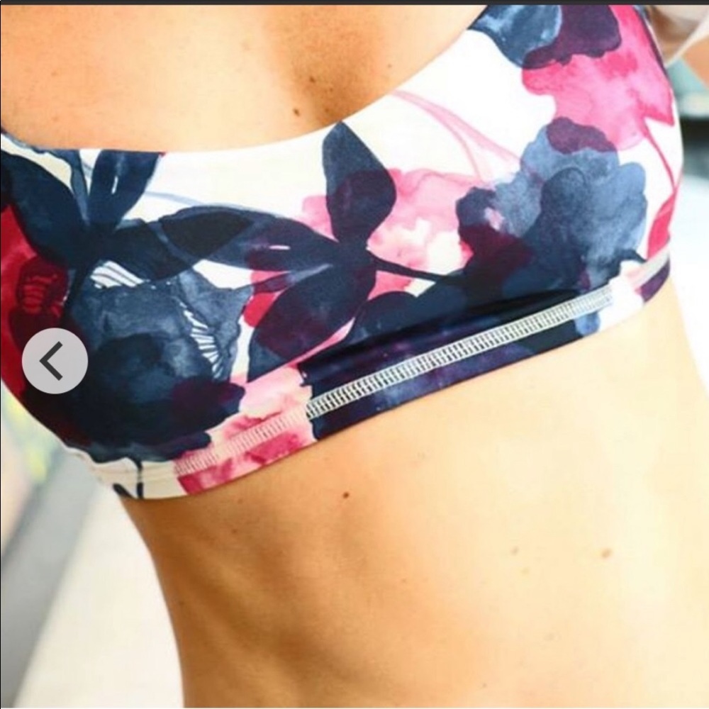 Lululemon Free To Be BRA 8 Inky Floral Bumblebery